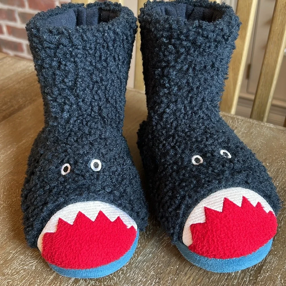 Isotoner Kids Shark Slipper Booties